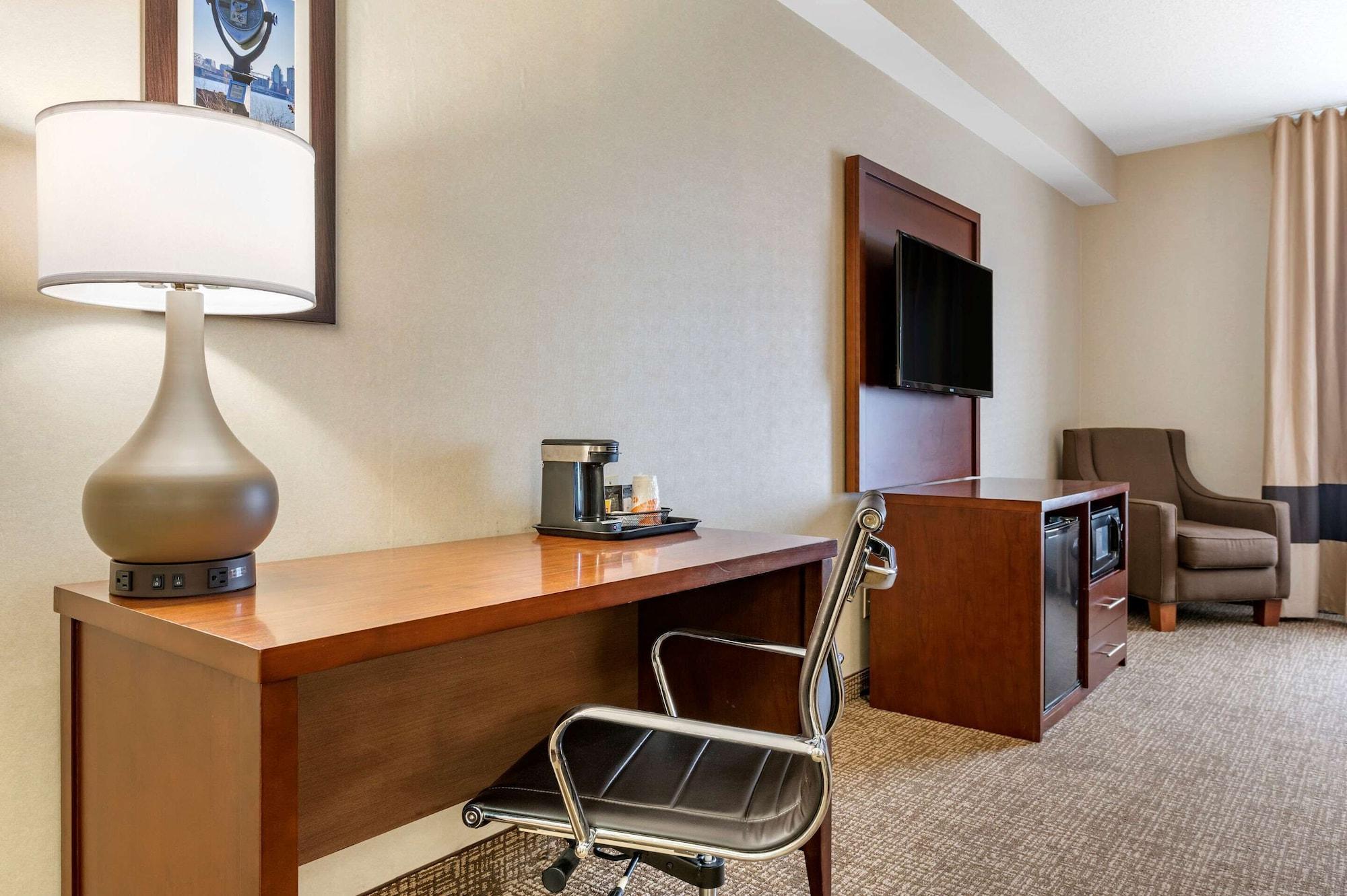 Comfort Inn Луисвил Екстериор снимка